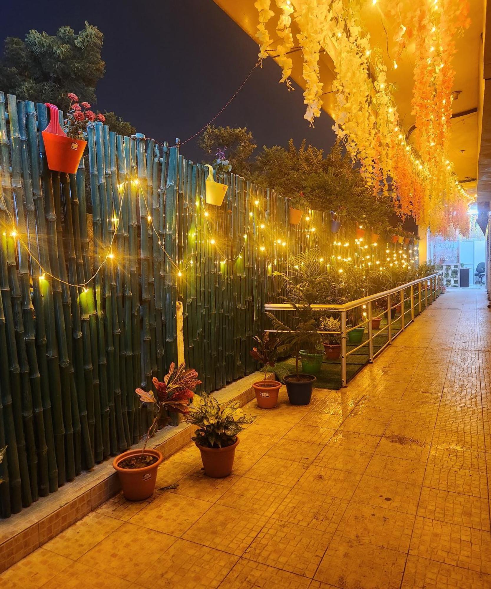 Guest house The Kashi Palace ,varanasi ! Fully-air-conditioned At Prime Location With Parking Availability, Near Kashi Vishwanath Temple, And Ganga Ghat Varanasi